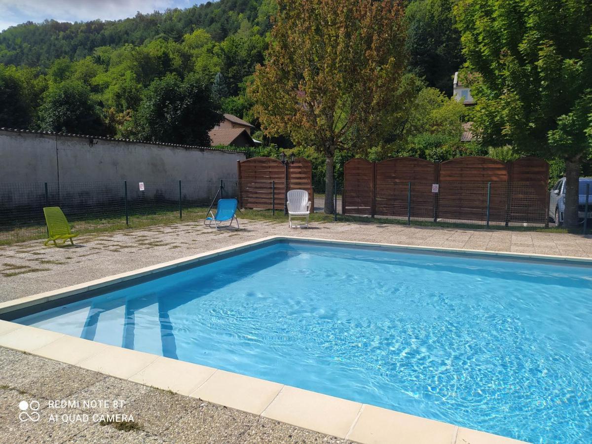 Joli Studio Au Centre D'Uriage Vaulnaveys-le-Haut Bagian luar foto